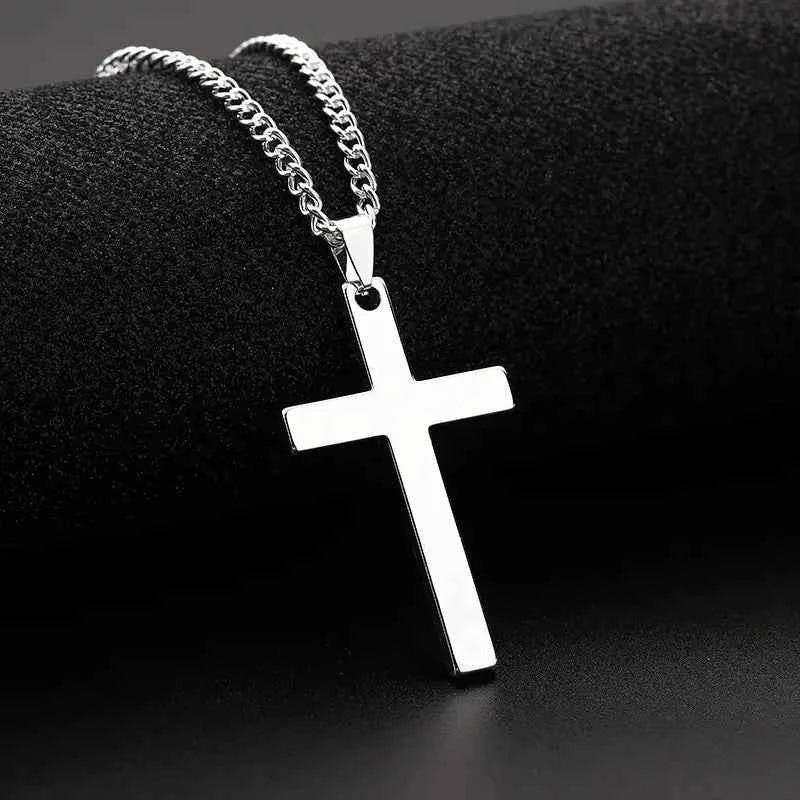 Elegant cross pendant