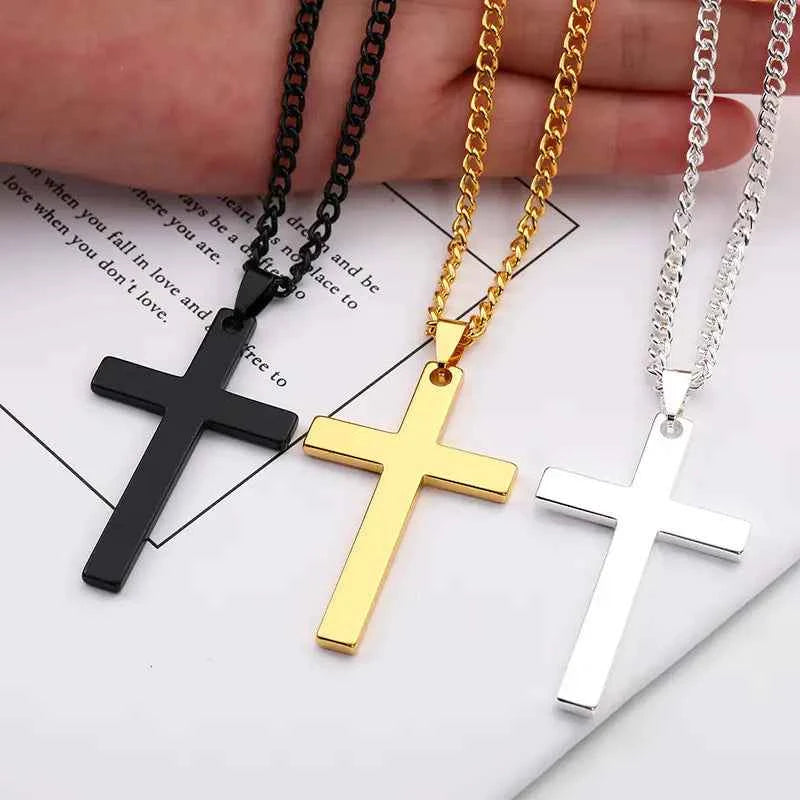 Elegant cross pendant